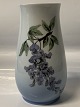 Bing & Grondahl Vase Wisteria. 72-210.Height: 17.5 cm