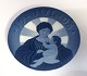 Royal Copenhagen. Juleplatte 1908. Mary med barnet. Diameter 15,5 cm. ( 1 sortering )