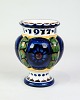 Julevase 1917 - Model 1126/1005 - Dekoreret Med Blomster & Grønne Blade - Aluminia
