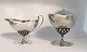 Georg Jensen. Sølv sukkerskål & flødekande. Johan Rohde. Model 43. Højde på sukkerskål 14 cm. Produceret 1920erne.