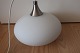 Smuk pendel / Loftslampe af materet hvidt glasDesign: Odreco, DanmarkH: 21cm/22cm inkl. spids H: 14cm/15cm kun selve glasset Diam: ca. 26cmMed ledning