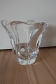 Glasvase fra OrreforsDesign: Nils Lanberg, SverigeModelnr.: 3225H: 15,5cmFra 1950-erneVasen er lavet af tykt glas