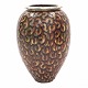 Stor Per Weiss krukke i jernglasur med ornamentale mønstre. Signeret. H: 65cm. D: 44cm