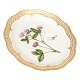 Flora Danica ovalt serveringsfad med gennembrudt fane. "Trifolium hybridum". Royal Copenhagen år 1950. Mål: 27x22cm