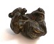 Royal Copenhagen. Stentøjs figur. Liggende bjørn. Knud Kyhn. Model 20271. Længde 17 cm. (1 sortering)
