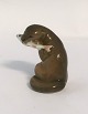 Royal Copenhagen. Porcelænsfigur. Odder med fisk. Model 2333. Højde 5 cm. (1 sortering)