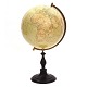 Stor dekorativ globus 1909. Stor "Jordglobus" af Arvid Kempe, Stockholm, 1909 på træfod. H: 98cm. D: 50cm