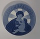 Royal Copenhagen. Christmas plate 1909. Mary with child. Diameter 15.5 cm (1 Quality)