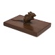 Vilhelm Bissen bronze. Vilhelm Bissen, 1836-1913. bronzefigur i form af mus. Signeret "VM". H: 6,5cm. Base: 10x14,5cm