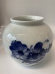 Royal Copenhagen Blå Blomst Flettet, Kugle Vase.Dek. Nr. 10/8252.