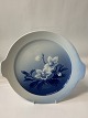 Christmas Rose, large round cake dish with handle.Decoration No. 101.