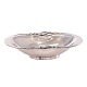 Georg Jensen oval Magnolia skål 2A stemplet Georg Jensen udført i sterlingsølv. H: 5cm. Skål: 20x14cm