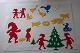 De gode, sjove julemotiver, som vi havde på vinduerneJulemotiverne, klæber direkte på vinduer/køleskab o.l., kun ved den fugt, som er derDe er nemme at fjerne igen33 motiver inkl. remsen med sammensatte motiverFra 1950'erne
