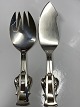 Fish serving set with Dolphins in silver Carl M. CohrLength 22.5 and 25.5 cm