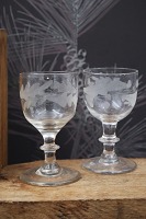 item no: Antikke egeløv portvinsglas