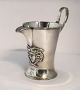 Gebr. Godet & Co, Berlin. Sølvkande med Medusa portræt (800). Højde 15 cm. Med grevekrone indgraveret.