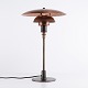 Poul Henningsen Bordlampe Model PH 3/2 med Kobber skærme, Fod i Bruneret Messing, Louis Poulsen
