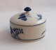 Royal Copenhagen. Bonbonniere med sommerfugl. Model 2115. Diameter 8,5 cm. Højde 7 cm. (1 sortering)