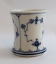 Royal Copenhagen. Musselmalet, riflet. Bæger / vase. Model 2157. Højde 9,5 cm. (2 sortering)