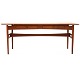 Danish modern cabinetmaker teak writing desk. H: 73cm. Top: 75x180cm