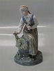 Bing & Grøndahl Antik Kvindefigur Kvinde plukker roser 17 cm