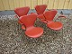 2 stk Arne Jacobsen syverstole med armlæn  model 3107 i rødt skind 5000 m2 udstilling