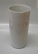 Kongelig Dansk Elegant hvid vase signeret af Ivan Weiss 