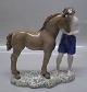 B&G figurB&G 2195 Dreng med Føl Design Axel Locher 18,5 cm