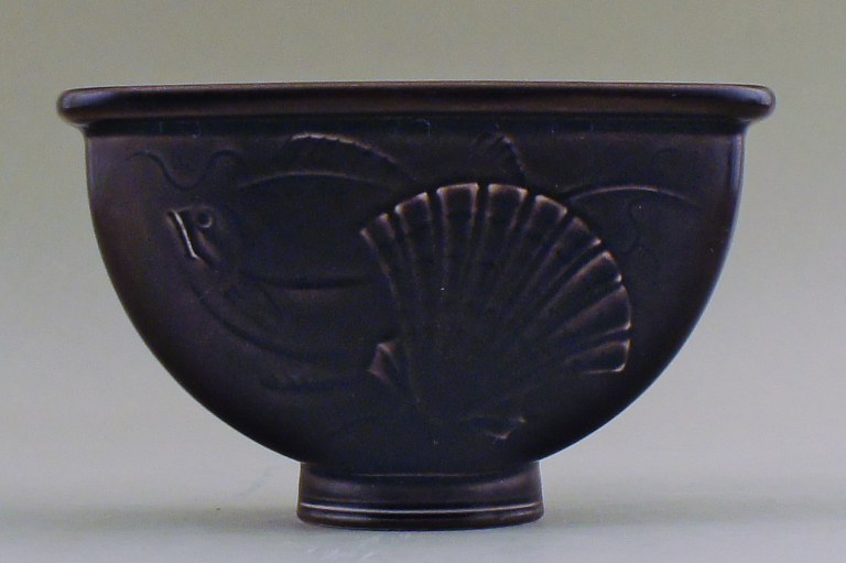 Aluminia flowerpot holder in earthenware, brown with fish and seashell motif. Number 1602.