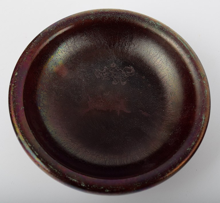 Large and impressive Danish private collection (Total of 42 vases, bowls, figurines, etc..)  Soren Kongstrand 1872-1951) and Jens Petersen (1890-1956) Dish, Jens Petersen, signed JP. Measuring 11 x 3 cm. In perfect condition.