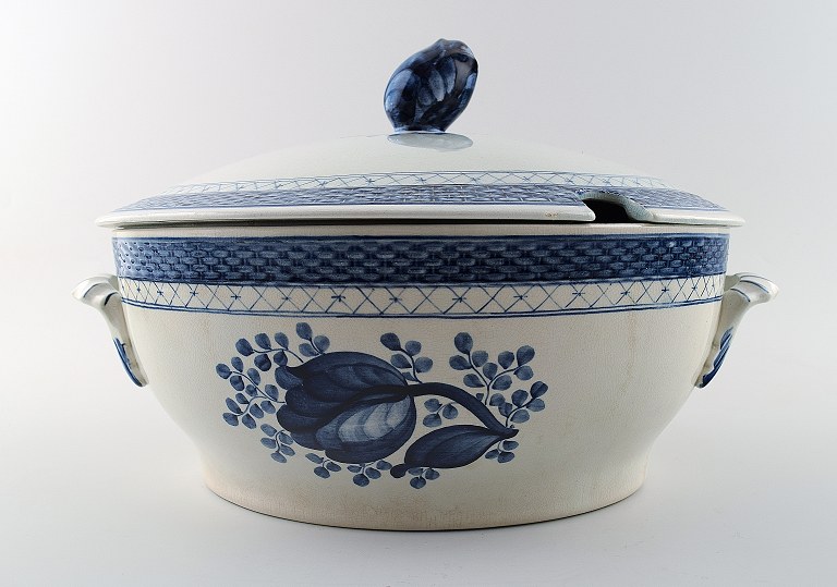 2 Royal Copenhagen / Aluminia Tranquebar number 920/11.