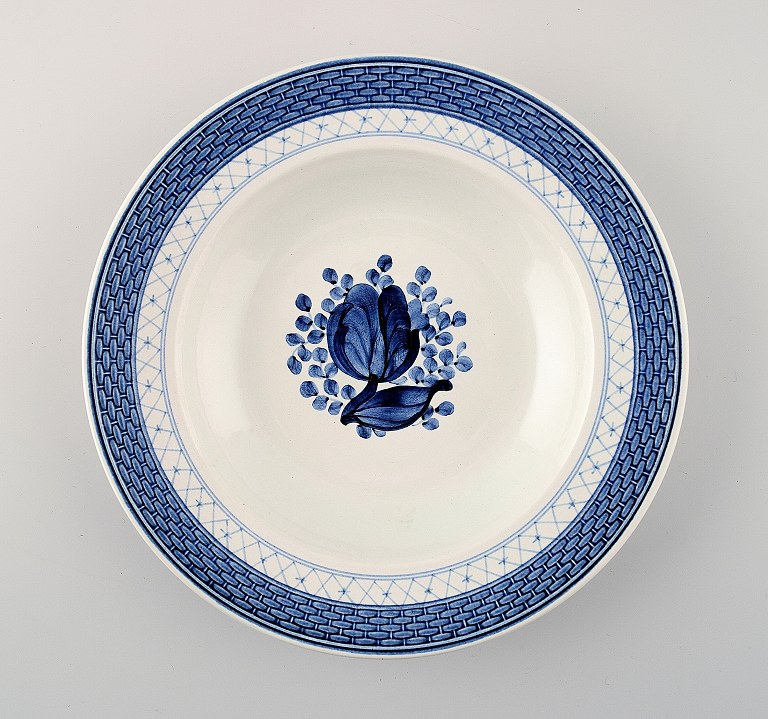 Small Tranquebar deep plate from Royal Copenhagen / Aluminia. 11 plates.Decoration number 11/947.