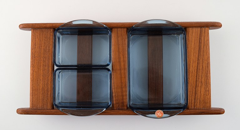 Cabaretfad af teak med indsatse af farvet glas.