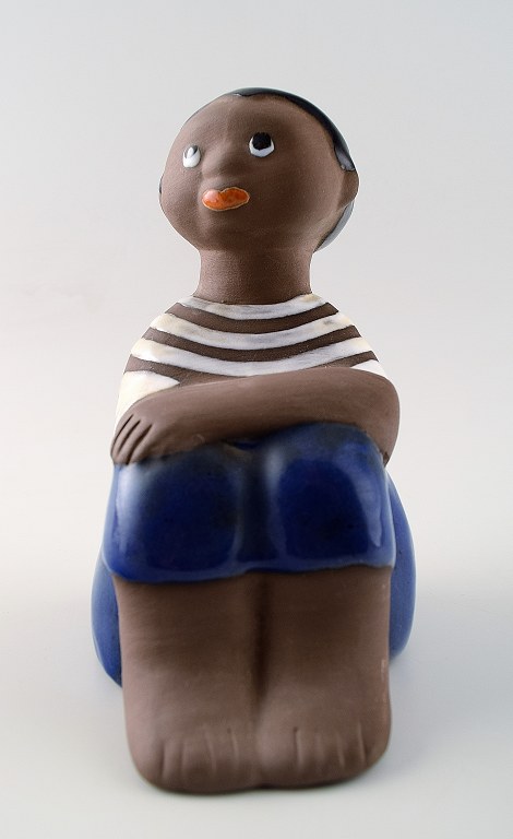Mari Simulson, Upsala-Ekeby. Signeret. Figur af dreng
