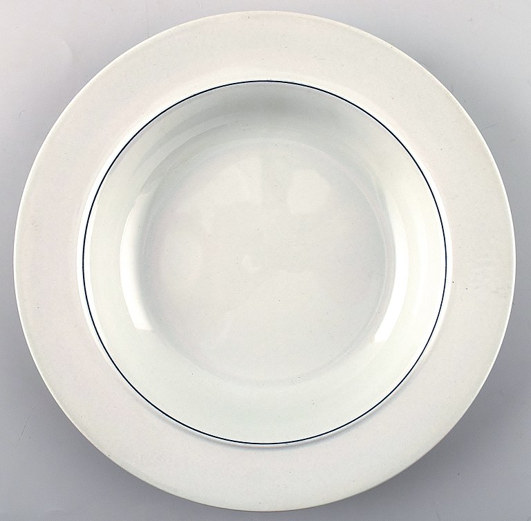 2 soup plates soup / pasta / porridge / yoghurt. Aluminia blue line, earthenware. Blue line designed by Grethe Meyer for Aluminia and later Royal Copenhagen.