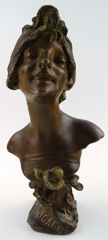 JULIEN CAUSSÉ (f. 1869, d. 1914) fransk skulptørArt Nouveau bronzebuste af ung skønhed "Cigale".