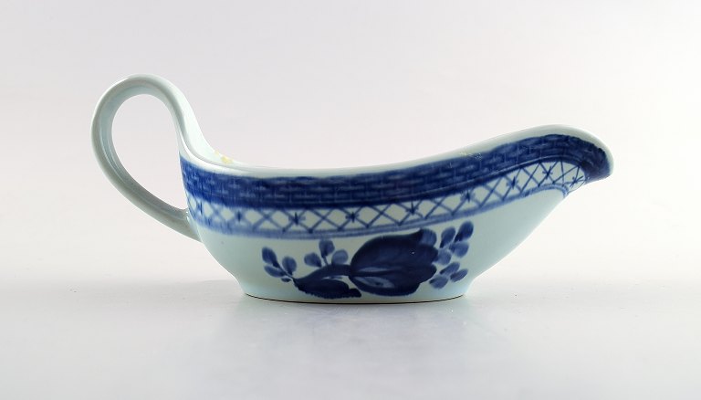 Aluminia / Royal Copenhagen Tranquebar, Gravy BoatDek. no. 11/2591.