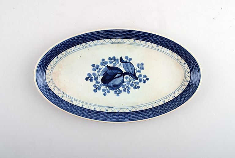 Royal Copenhagen / Aluminia Tranquebar, small plate / dish.Decoration number 11/1094.