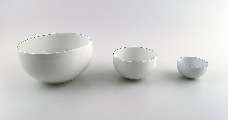 3 bowls. Royal Copenhagen/Aluminia Blue Line, earthenware. Blue Line is designed by Grethe Meyer for Aluminia and later Royal Copenhagen.