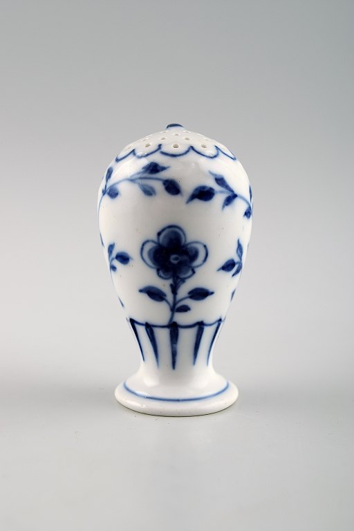 Bing & Grondahl Butterfly, 2 saltshaker.