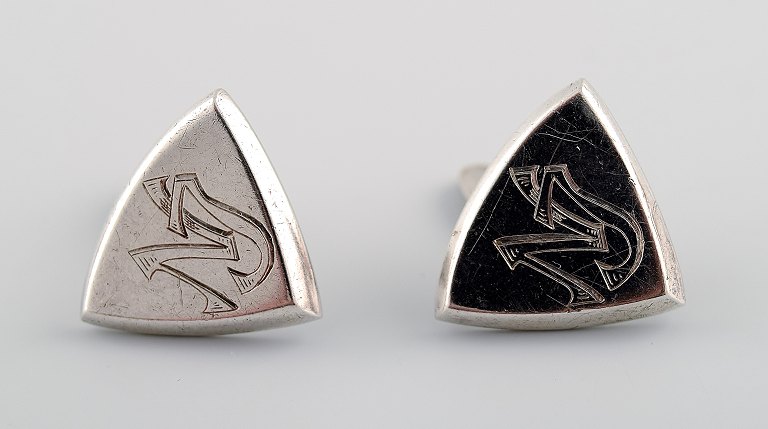 Bernhard Hertz: A pair of cufflinks in sterling silver.