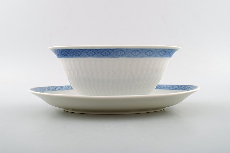 Blue Fan Royal Copenhagen porcelain dinnerware. 2 pcs. Oval sauce boat on fixed base, no. 11550.