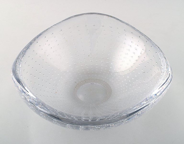 Vicke Lindstrand for Kosta Boda kunstglasskål.