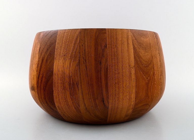 Jens H. Quistgaard, DANSK DESIGN stor skål af stavlimet teak .