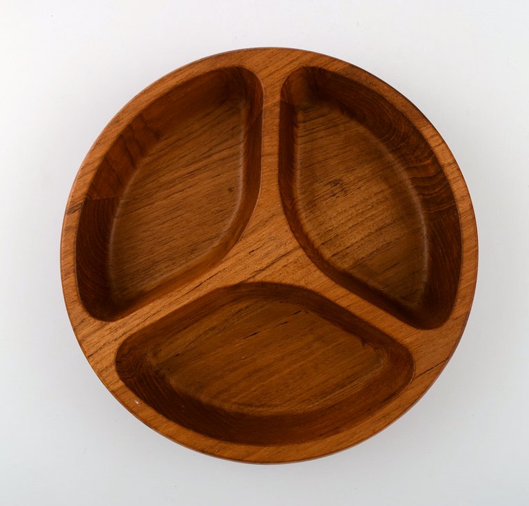 Jens Quistgaard, DANISH DESIGN cabaret dish.Staved teak.