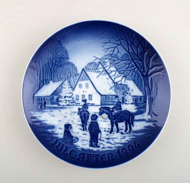 Bing & Grøndahl juleplatte 1994."Vinterdag i Dyrehaven."Designet af Jørgen Nielsen.