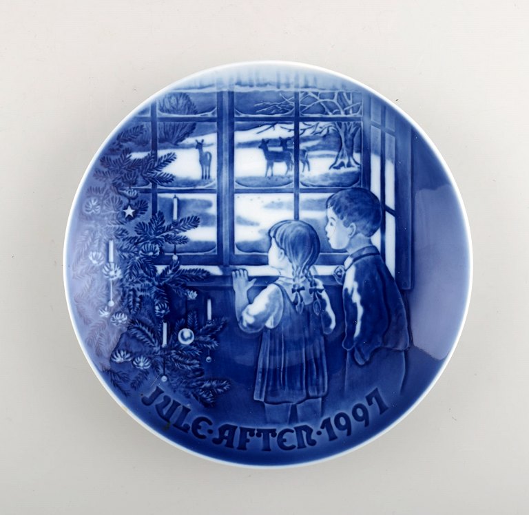 Bing & Grøndahl juleplatte 1997."Skovens dyr."Designet af Jørgen Nielsen.