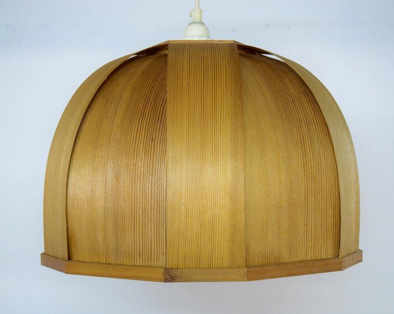 Hans Agne Jakobsson, "ellysett" loftslampe af træ. 1960/70´erne.