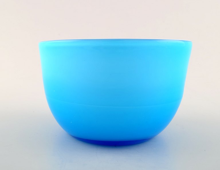 Holmegaard, Palet bowl made of turquoise andwhite opal glass.