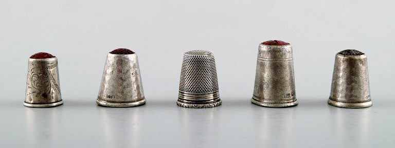 Five Danish thimbles in silver.